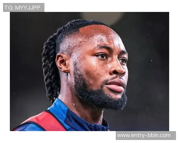 红军关注塞梅尼奥解约条款同时竞争签格伊面临皇萨仁挑战