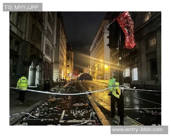 利物浦夺冠游行司机因路怒症撞人认罪引发关注